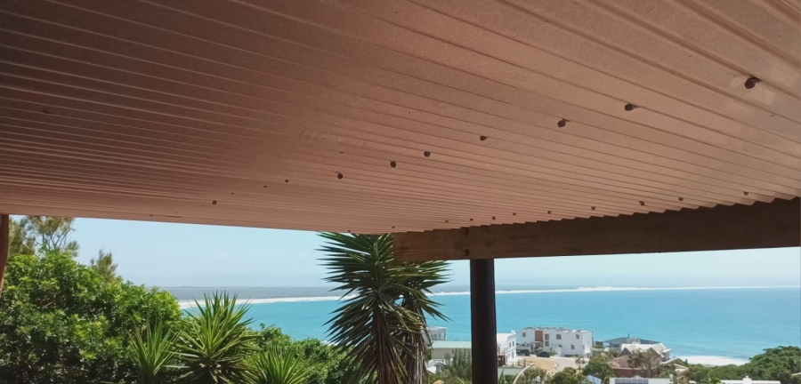 To Let 1 Bedroom Property for Rent in Wavecrest Eastern Cape